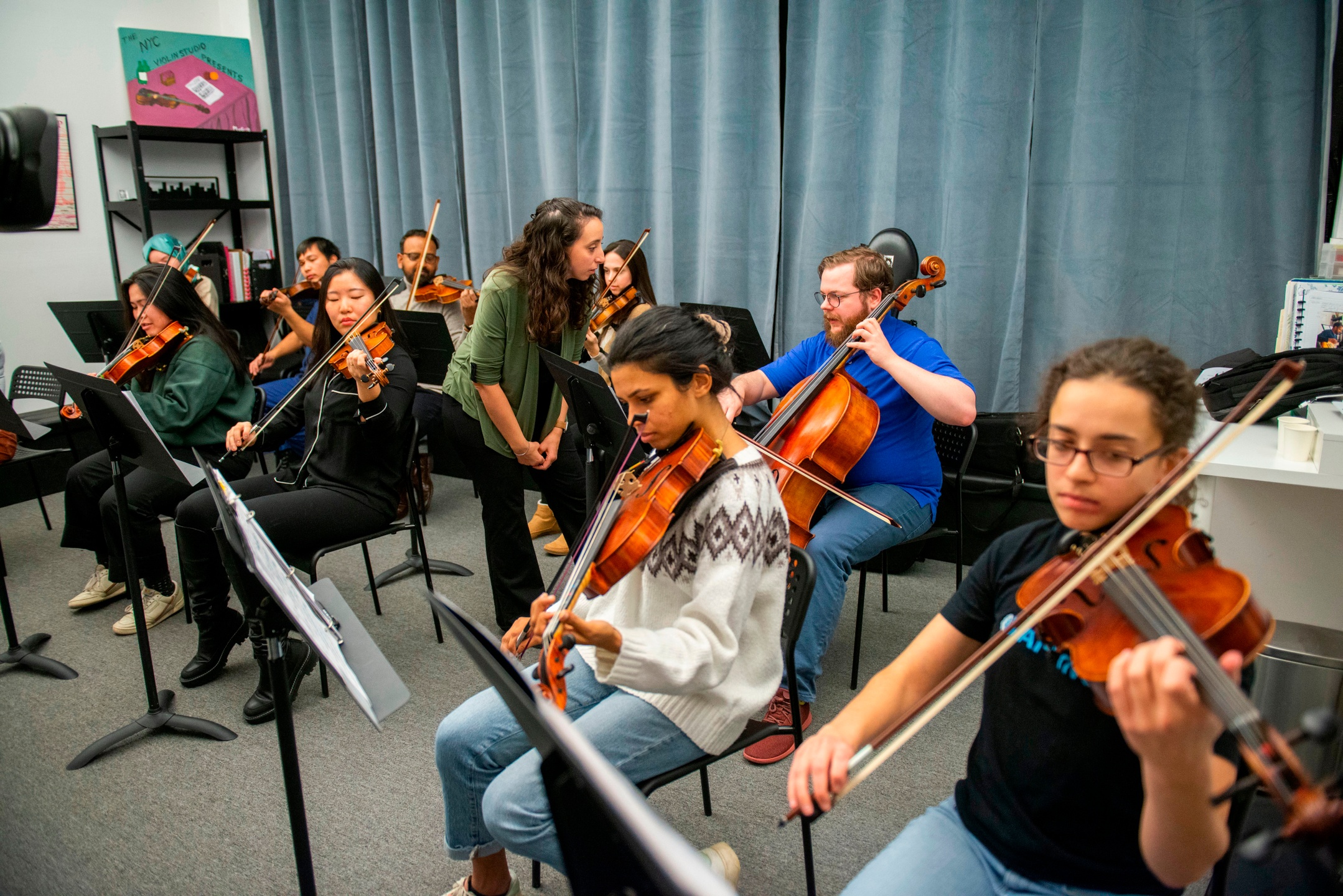 7fvyHTm5S8mrTF7z0bq6_group_violin_classes_pic